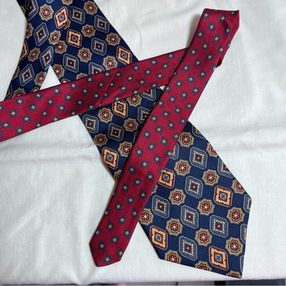 Tommy Hilfiger Silk Navy and Burgundy Geometric Two Patterned  Tie